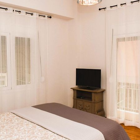 Апартаменти Ellis House Аґрініо Екстер'єр фото